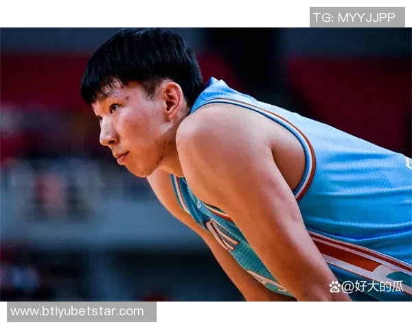 周琦表现惊艳豪华两双助力球队赢得比赛展现超强统治力